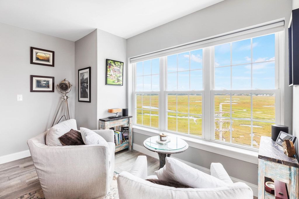 Image 13 of property listing at 435 Ocean Blvd Unit 405, Hampton, NH 03842