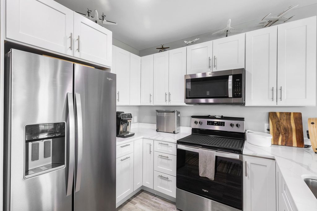 Image 16 of property listing at 435 Ocean Blvd Unit 405, Hampton, NH 03842