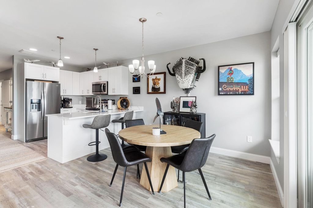 Image 17 of property listing at 435 Ocean Blvd Unit 405, Hampton, NH 03842
