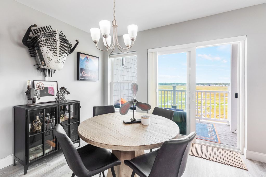 Image 19 of property listing at 435 Ocean Blvd Unit 405, Hampton, NH 03842