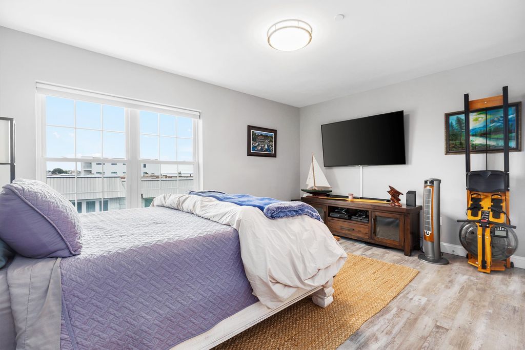 Image 20 of property listing at 435 Ocean Blvd Unit 405, Hampton, NH 03842
