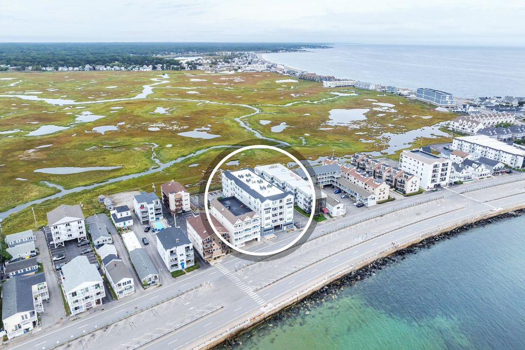 Image 4 of property listing at 435 Ocean Blvd Unit 405, Hampton, NH 03842