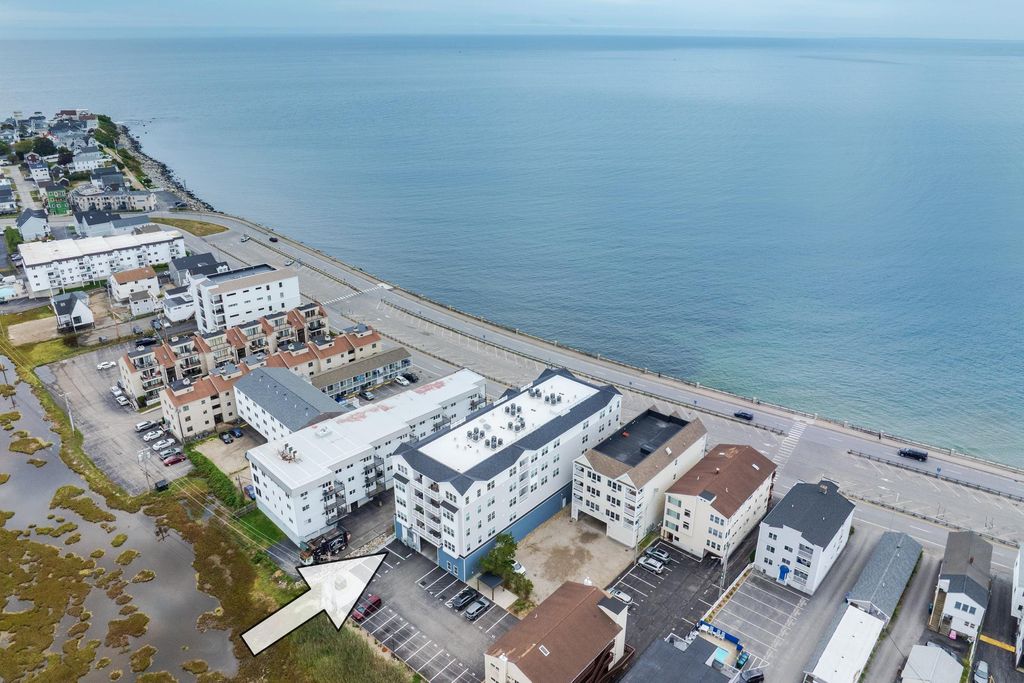 Image 6 of property listing at 435 Ocean Blvd Unit 405, Hampton, NH 03842