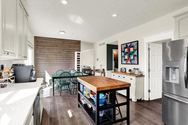 12111 Everwood Circle, Noblesville, IN 46060