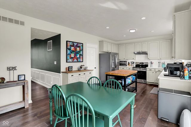 12111 Everwood Circle, Noblesville, IN 46060