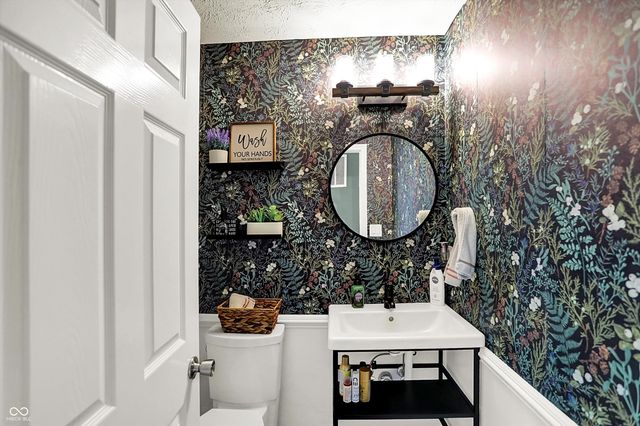 12111 Everwood Circle, Noblesville, IN 46060