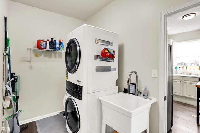 12111 Everwood Circle, Noblesville, IN 46060