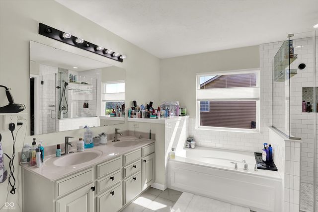 12111 Everwood Circle, Noblesville, IN 46060