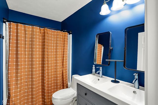 12111 Everwood Circle, Noblesville, IN 46060