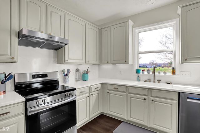 12111 Everwood Circle, Noblesville, IN 46060