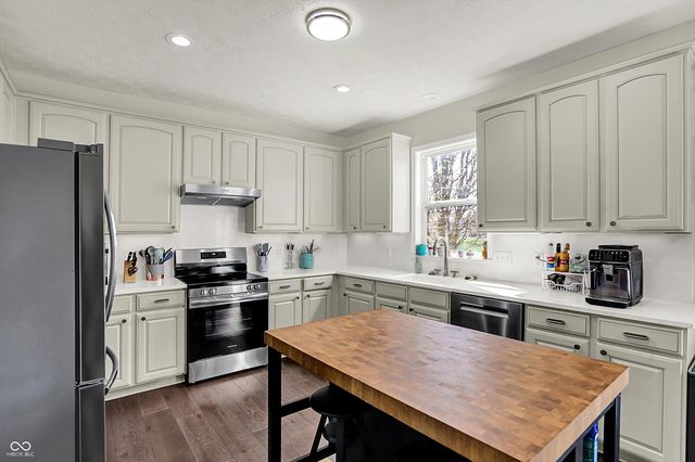 12111 Everwood Circle, Noblesville, IN 46060