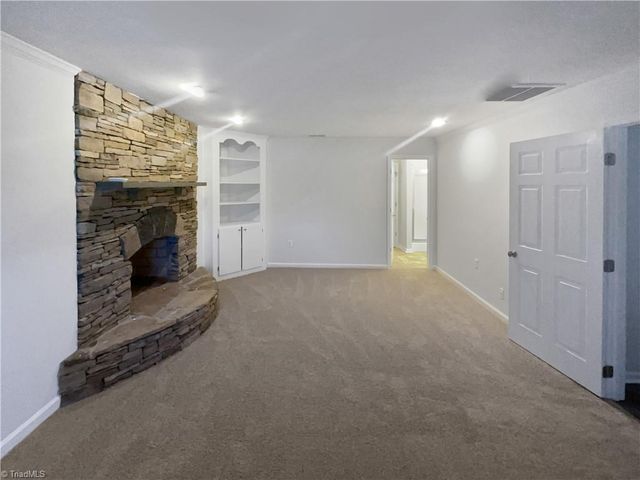 3994 Leinbach Drive, Winston-salem, NC 27106