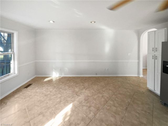 3994 Leinbach Drive, Winston-salem, NC 27106