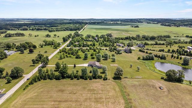 W4293 Old Green Lake Road, Princeton, WI 54968