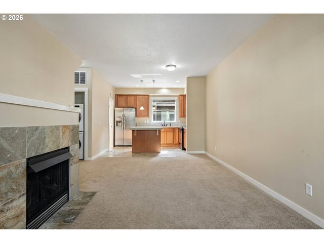 2777 Se NICKLAUS Ct, Hillsboro, OR 97123
