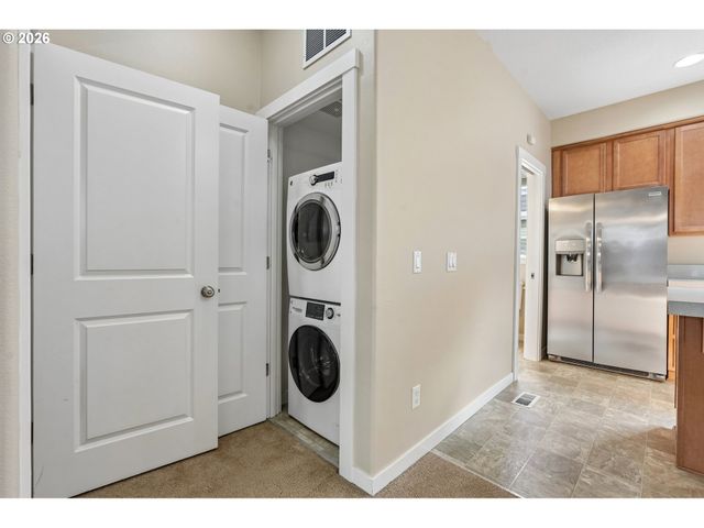 2777 Se NICKLAUS Ct, Hillsboro, OR 97123