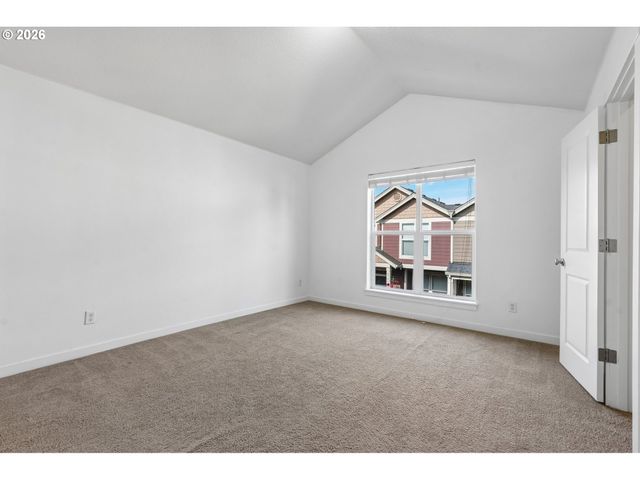 2777 Se NICKLAUS Ct, Hillsboro, OR 97123
