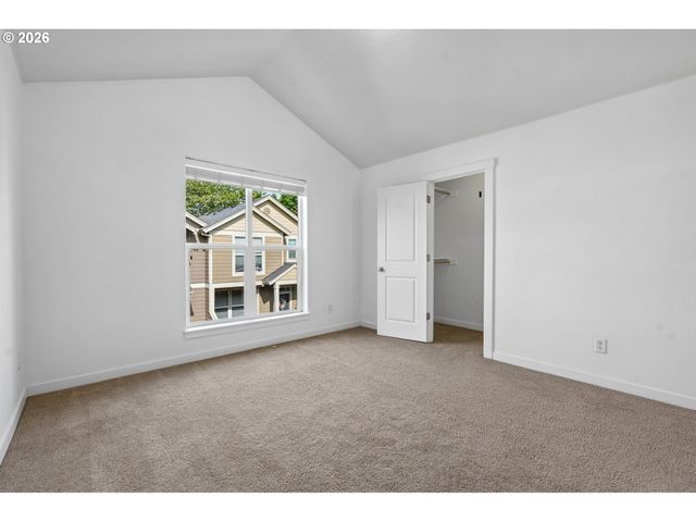 2777 Se NICKLAUS Ct, Hillsboro, OR 97123