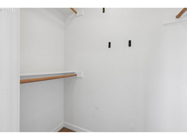 2777 Se NICKLAUS Ct, Hillsboro, OR 97123