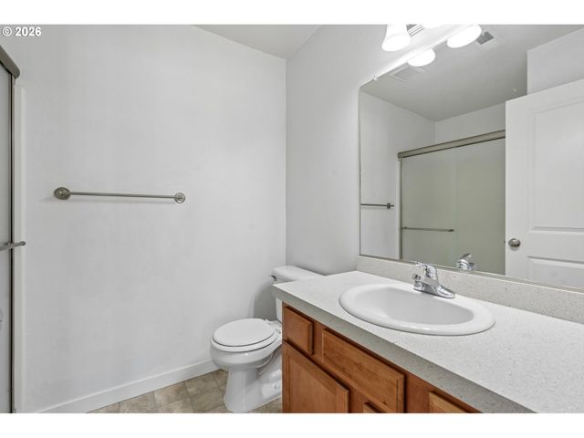2777 Se NICKLAUS Ct, Hillsboro, OR 97123