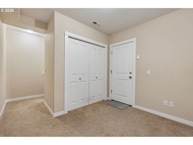 2777 Se NICKLAUS Ct, Hillsboro, OR 97123