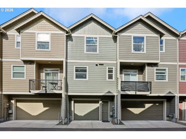 2777 Se NICKLAUS Ct, Hillsboro, OR 97123