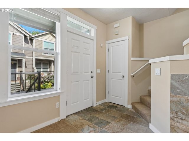 2777 Se NICKLAUS Ct, Hillsboro, OR 97123