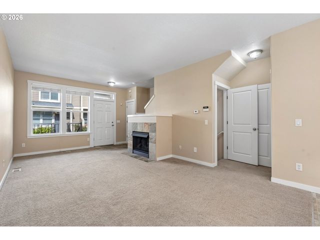 2777 Se NICKLAUS Ct, Hillsboro, OR 97123