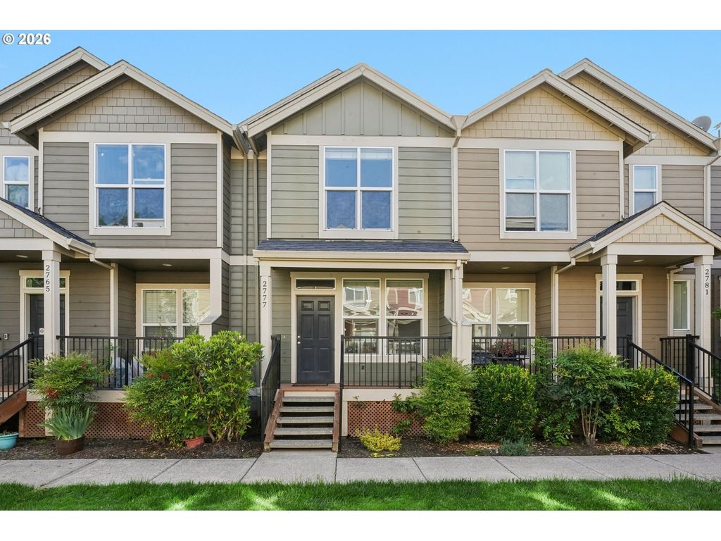 2777 Se NICKLAUS Ct, Hillsboro, OR 97123