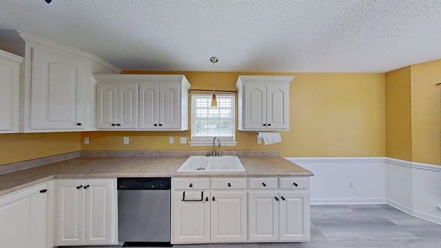 232 Orleans Drive, Wellford, SC 29385