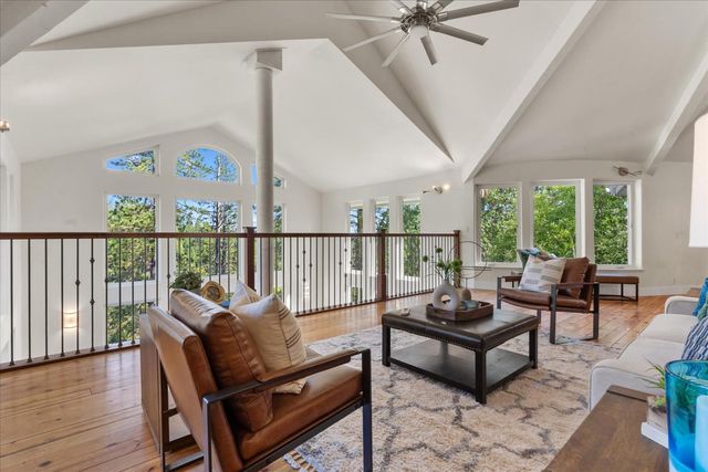 19780 Venus Ct, Grass Valley, CA 95949