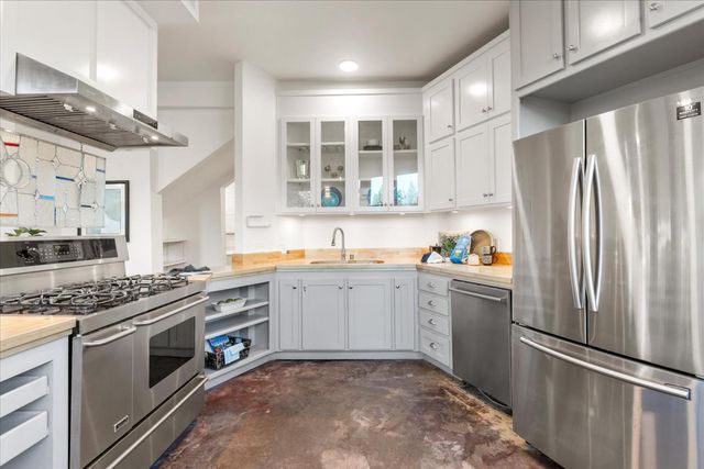 19780 Venus Ct, Grass Valley, CA 95949