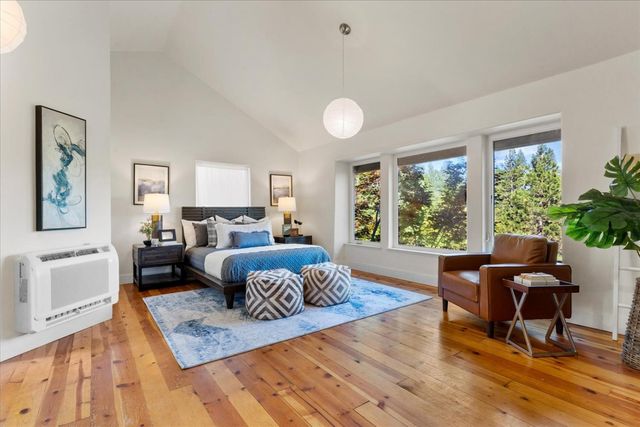 19780 Venus Ct, Grass Valley, CA 95949