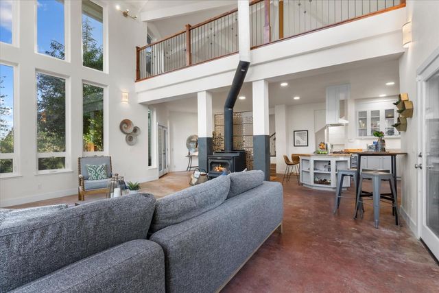 19780 Venus Ct, Grass Valley, CA 95949