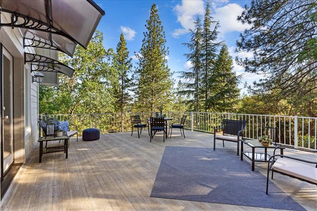 19780 Venus Ct, Grass Valley, CA 95949