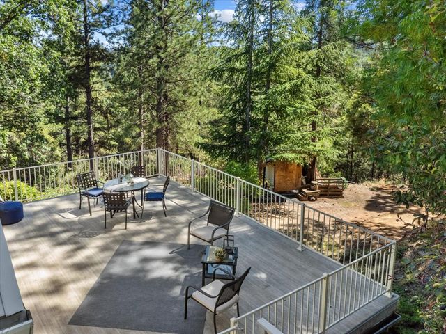 19780 Venus Ct, Grass Valley, CA 95949