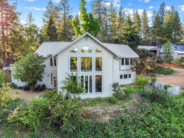 19780 Venus Ct, Grass Valley, CA 95949