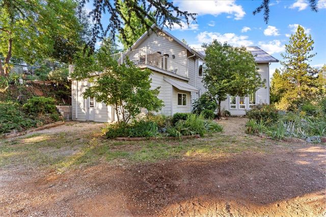 19780 Venus Ct, Grass Valley, CA 95949