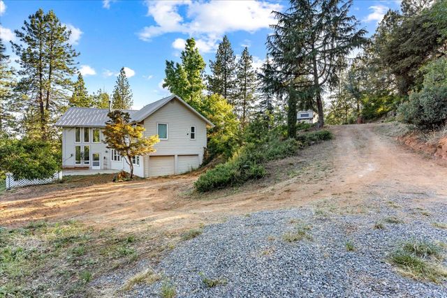 19780 Venus Ct, Grass Valley, CA 95949