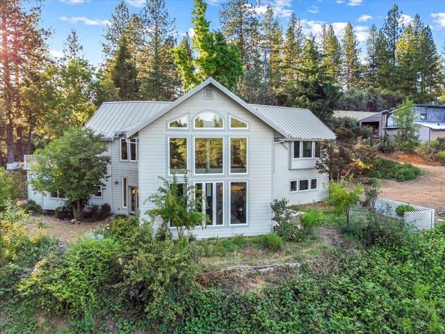 19780 Venus Ct, Grass Valley, CA 95949