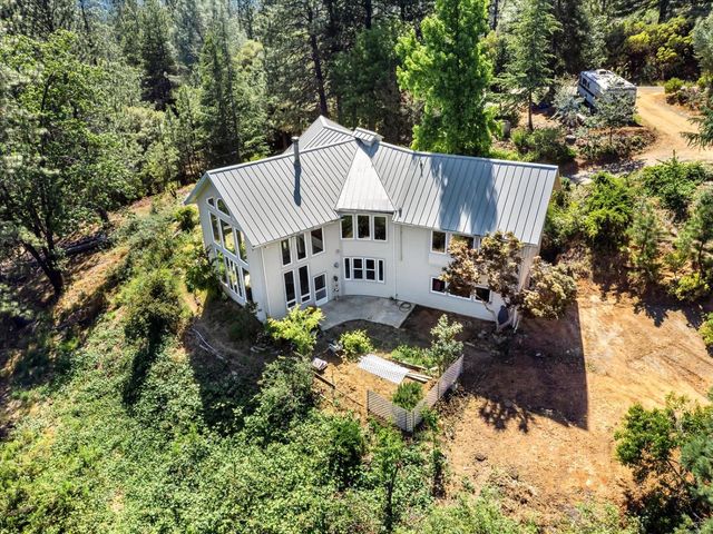 19780 Venus Ct, Grass Valley, CA 95949