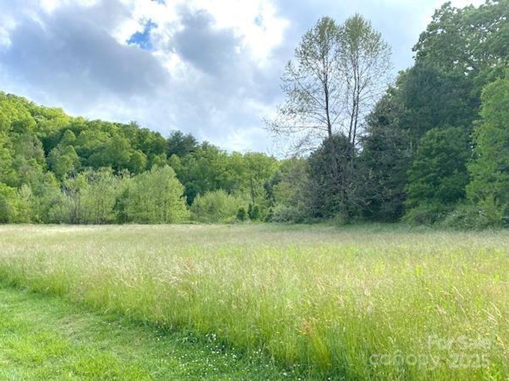 99999 Brevard Road, Hendersonville, NC 28792