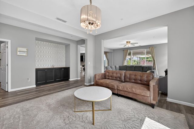 6305 W Pico Avenue, Fresno, CA 93723