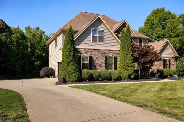 8931 Grove Park Drive, Oak Ridge, NC 27310