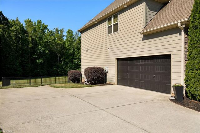 8931 Grove Park Drive, Oak Ridge, NC 27310