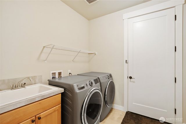 5487 Skyfall Place NW, Bremerton, WA 98312