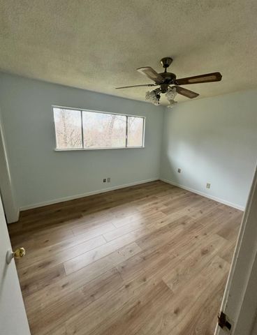 42912 Country Club Drive E, Oakhurst, CA 93644