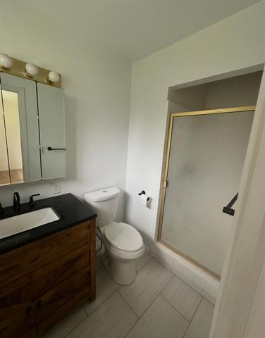 42912 Country Club Drive E, Oakhurst, CA 93644