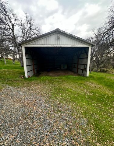 42912 Country Club Drive E, Oakhurst, CA 93644