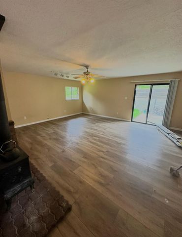 42912 Country Club Drive E, Oakhurst, CA 93644